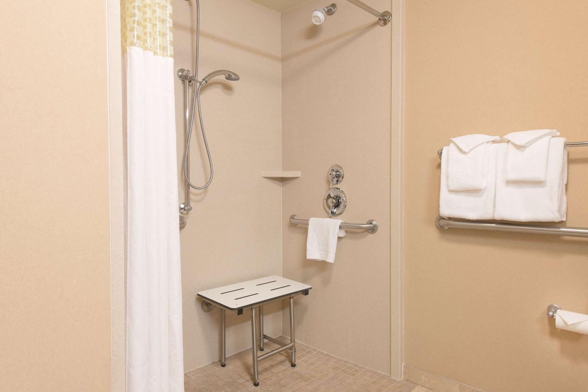 Hampton Inn & Suites Bloomington-Normal Buitenkant foto