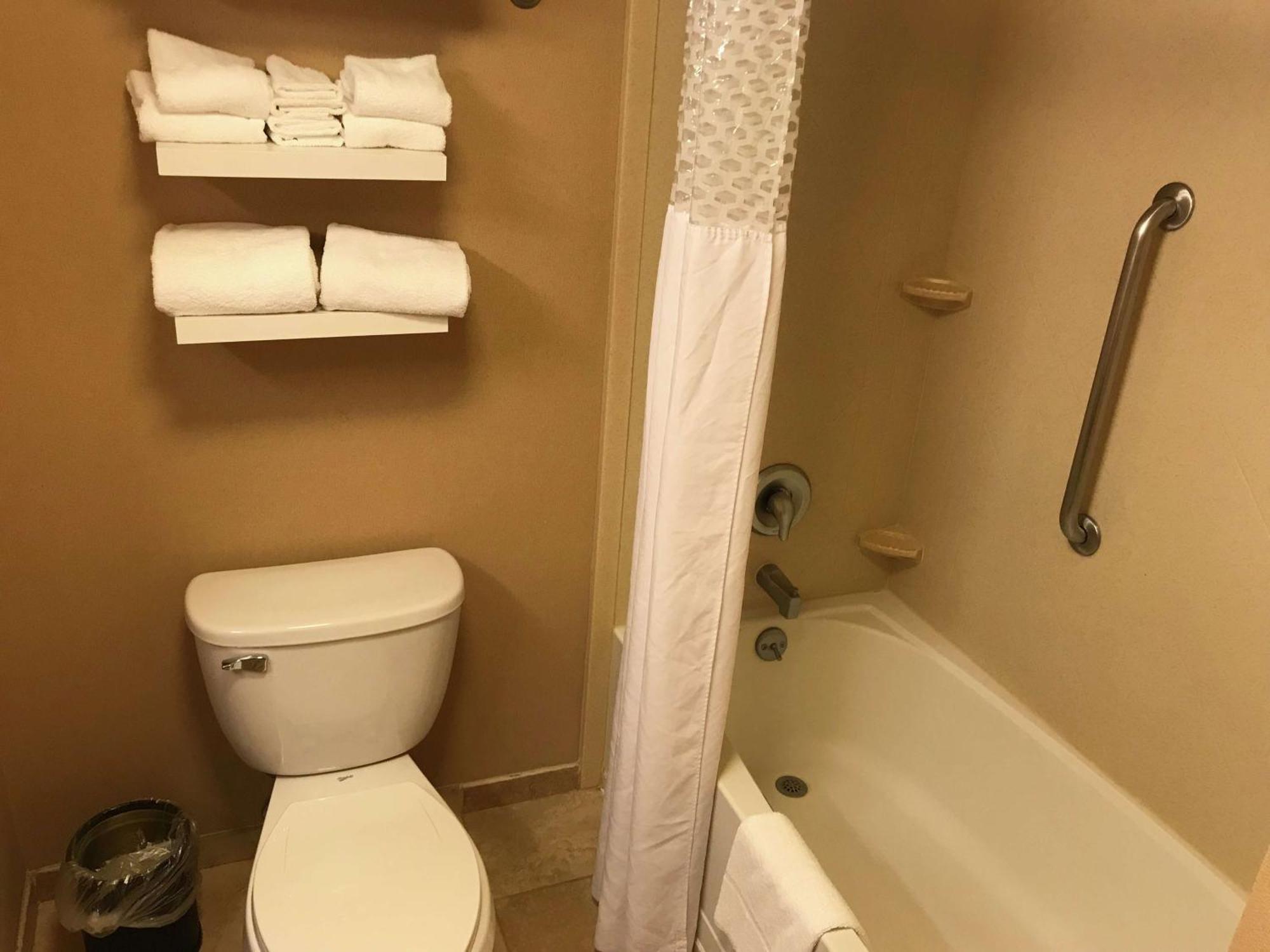 Hampton Inn & Suites Bloomington-Normal Buitenkant foto