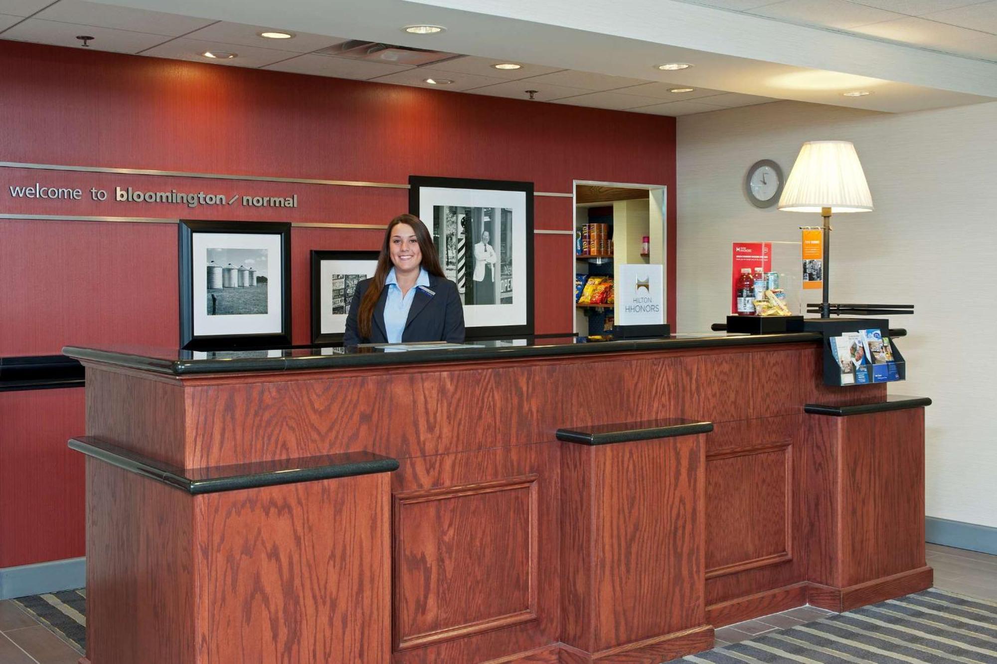 Hampton Inn & Suites Bloomington-Normal Buitenkant foto